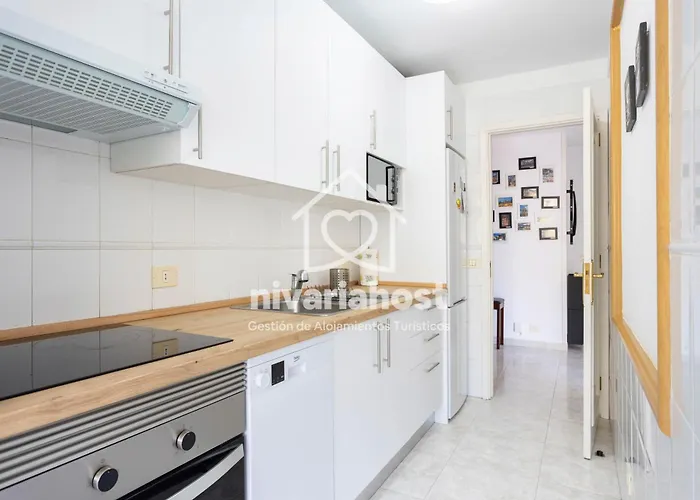 The Sea Candelaria, By Nivariahost 坎德拉里亚